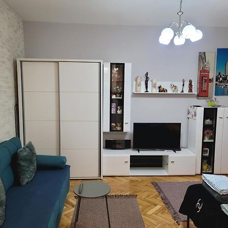 Apartman "Garden" With Underground Parking Novi Sad Exterior foto