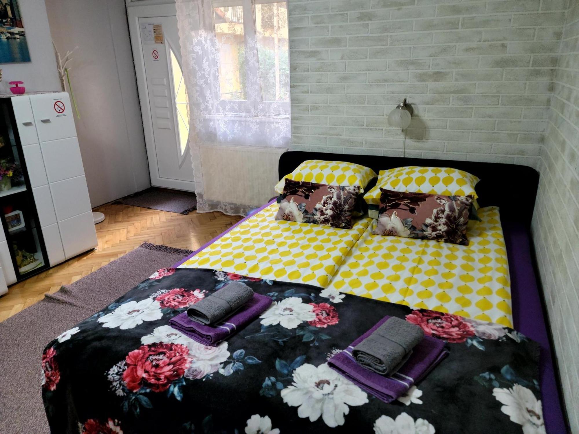 Apartman "Garden" With Underground Parking Novi Sad Exterior foto